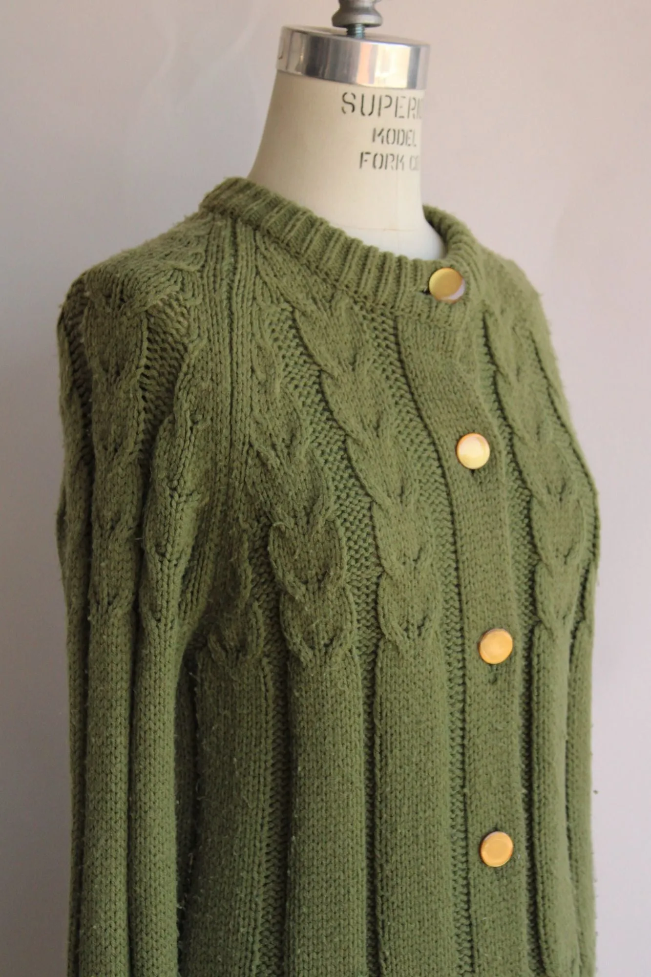 Vintage 1970s Cable Knit Green Cardigan with Pockets