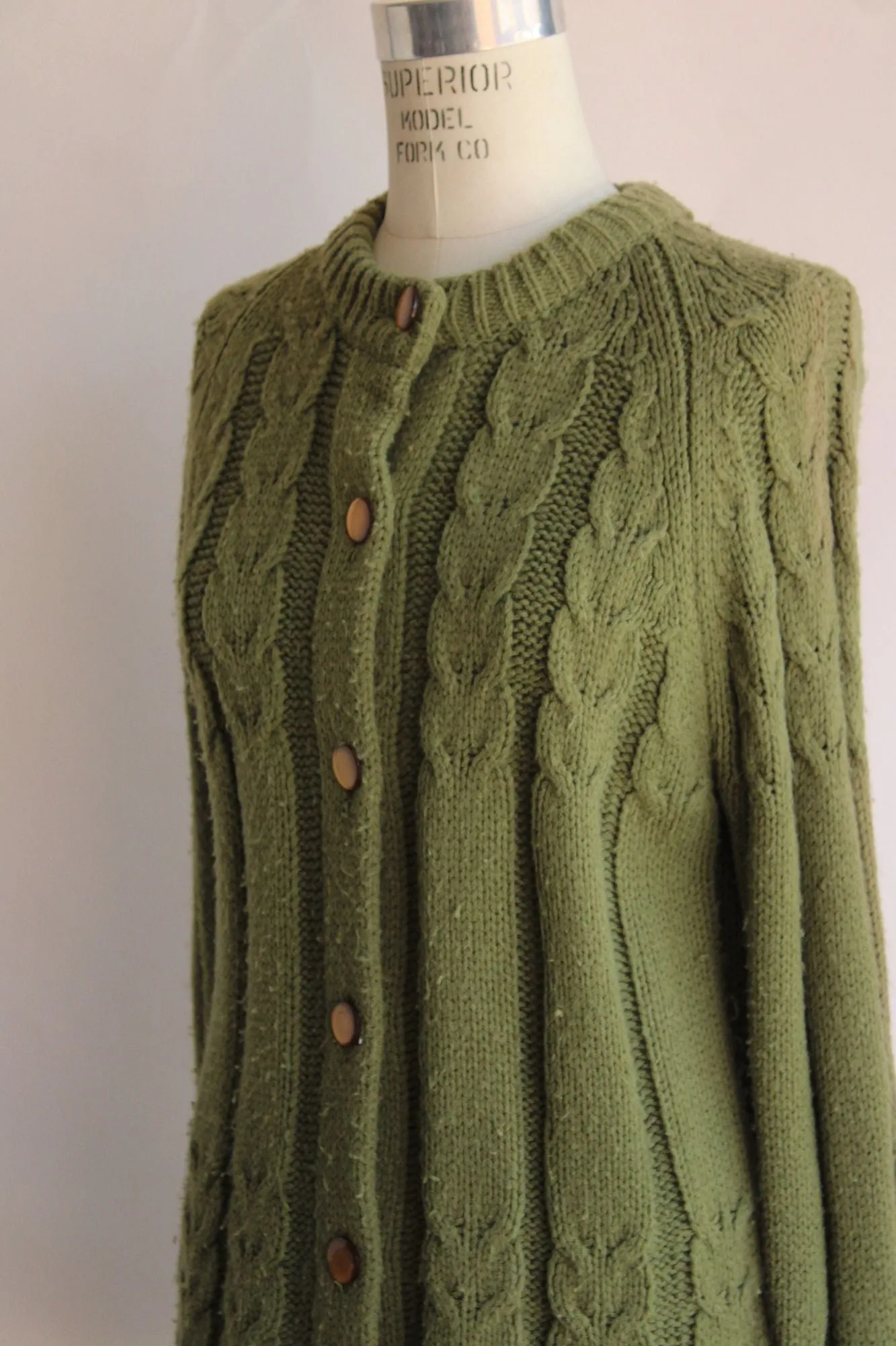 Vintage 1970s Cable Knit Green Cardigan with Pockets